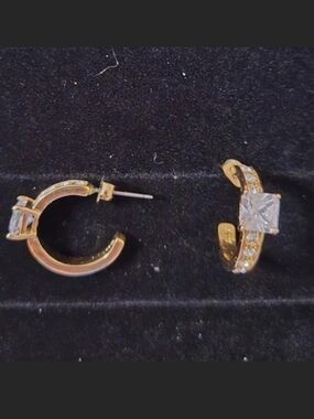 Source Unknown Gold Hoop Earrings with Square Clear Stone